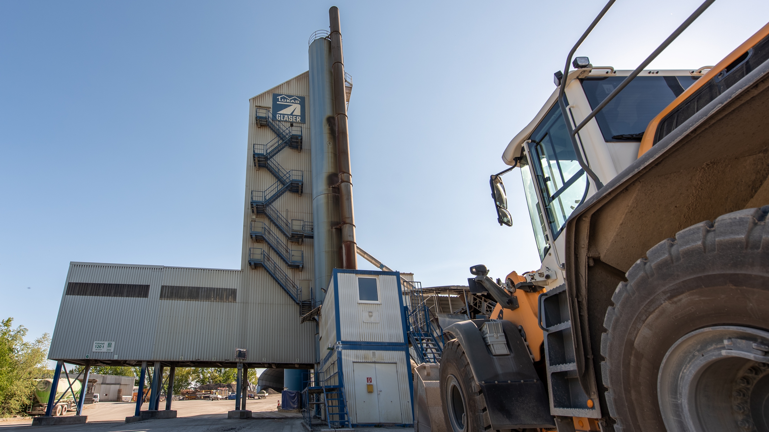 Leistungen_Asphaltmischwerk_Bild_1